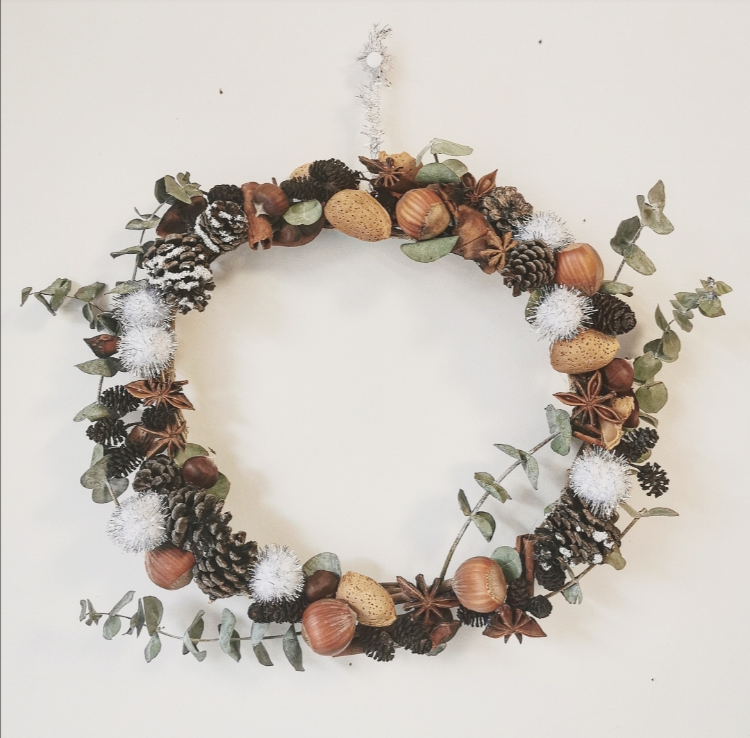 couronne de fleurs séchées artisanale, création unique, fabrication française, décoration de noël, couronne de noël, fait main, bohème, fleurs