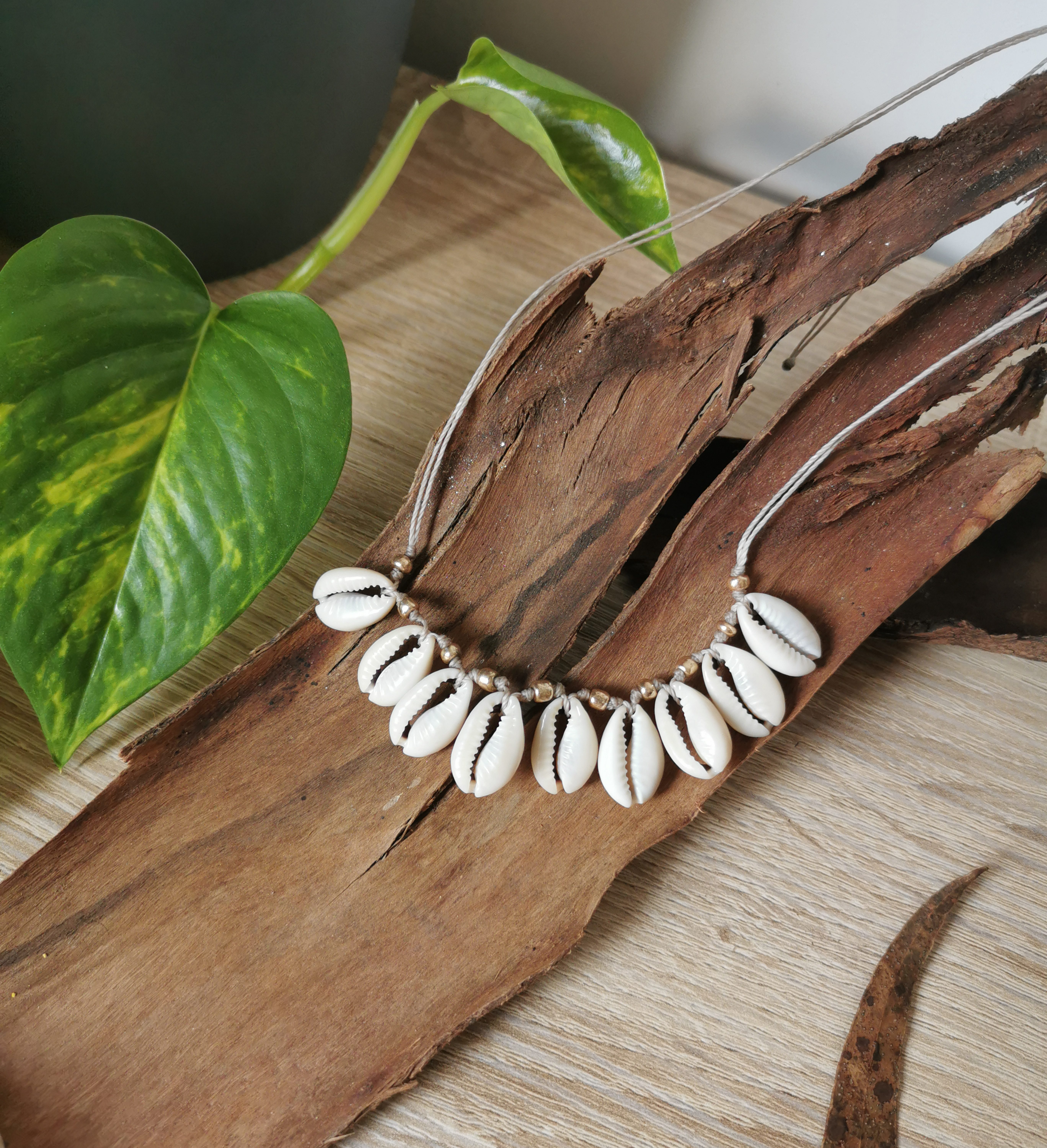 collier coquillages, bijoux bohèmes hippie ethniques, artisanat français, création artisanale, fait main en france, bijoux bohème chic, naturel