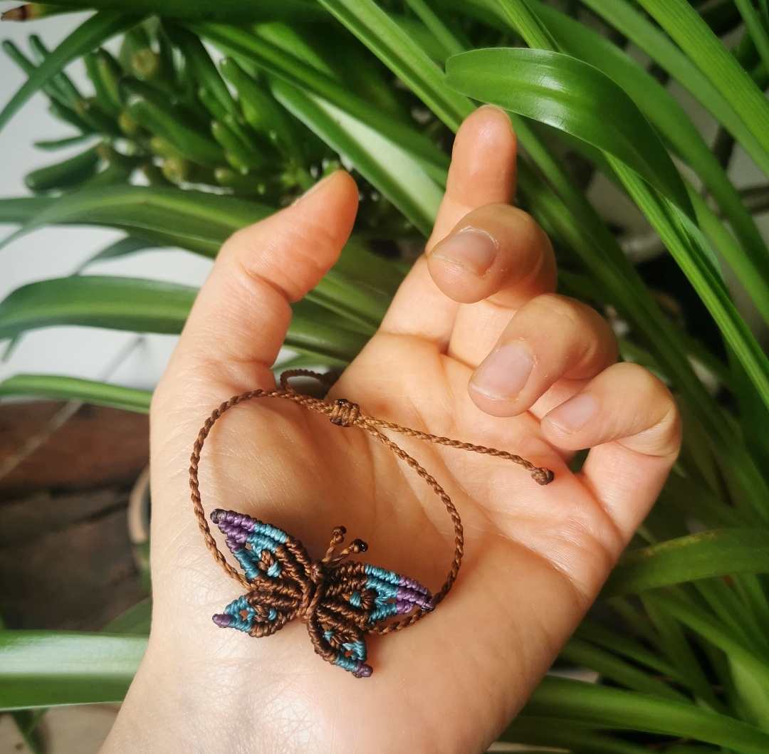 Bracelet papillon macramé artisanal, bijoux bohèmes chic faits main en france, création