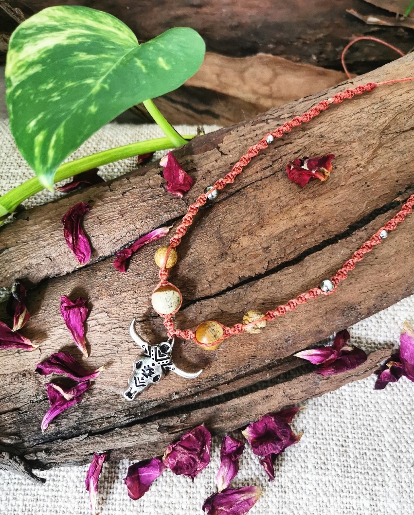 Collier artisanal bohème ethnique fait main en France bijoux artisanaux création pierres gemmes pendentif yoga méditation bien etre