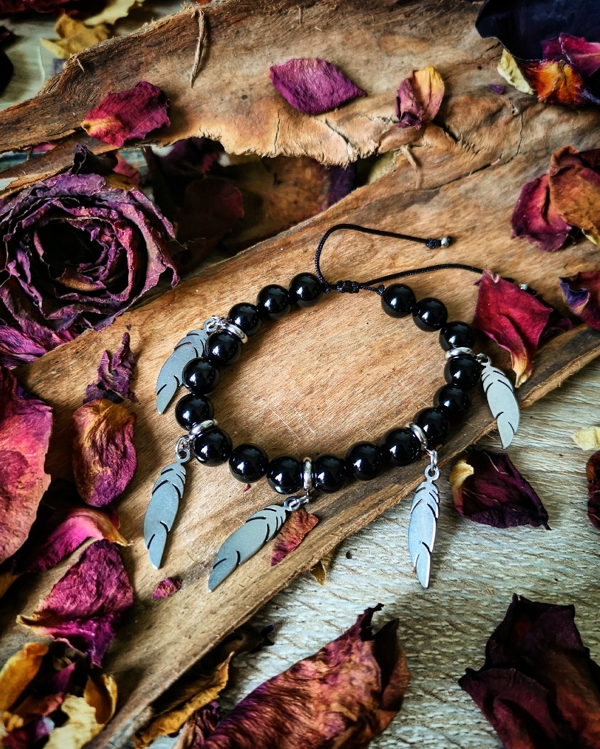 Bracelet artisanal macramé fait main en France perles en pierre gemme onyx noir