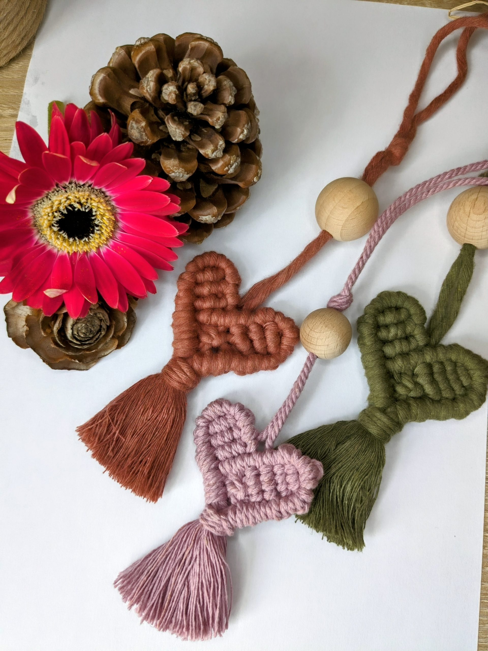 création artisanale bohème idée cadeau coeur macramé fait main france