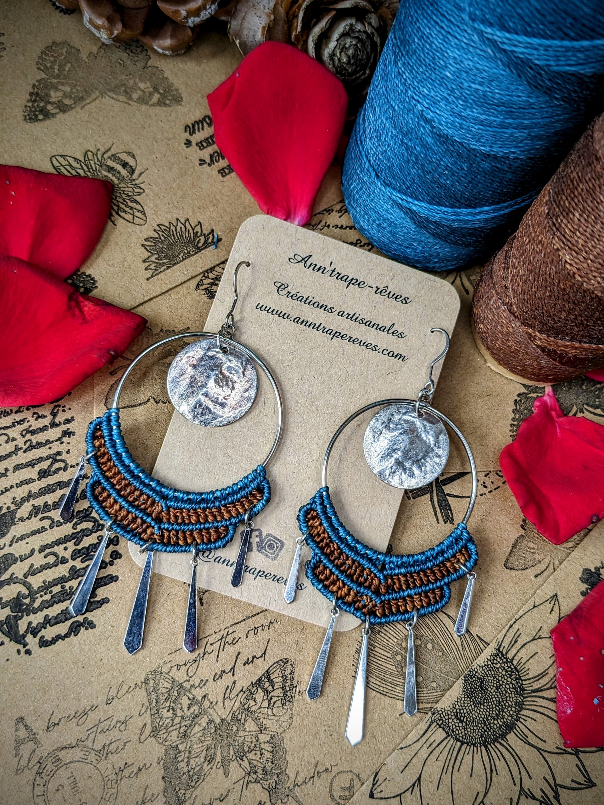 Bijoux bohèmes artisanaux en macramé faits main en France, boucles d'oreilles créoles anneaux bohèmes, ethniques