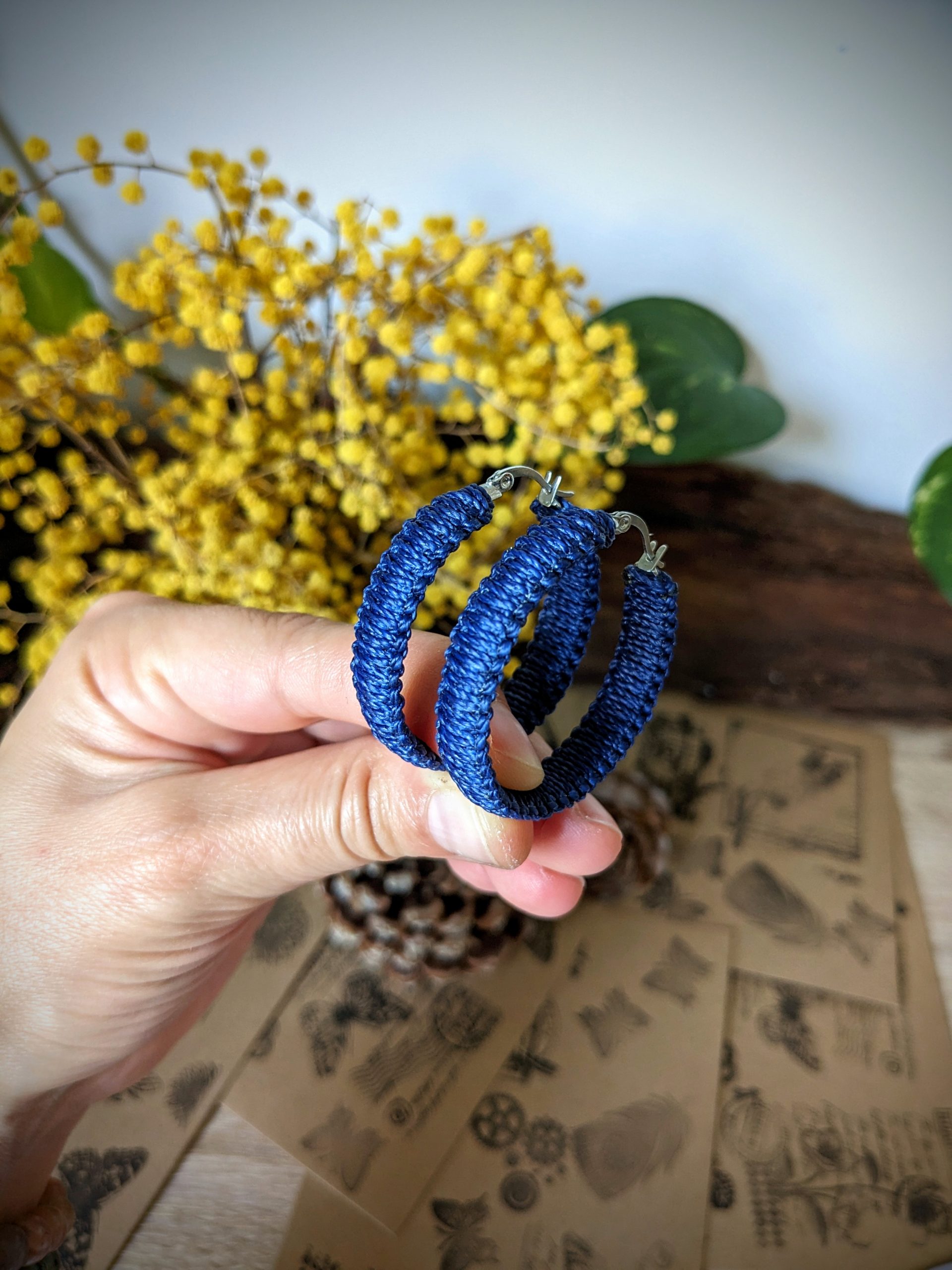 Bijoux artisanaux faits main, créoles bohèmes artisanales, artisanat français, idée cadeau femme, micro macramé, accessoires bohèmes