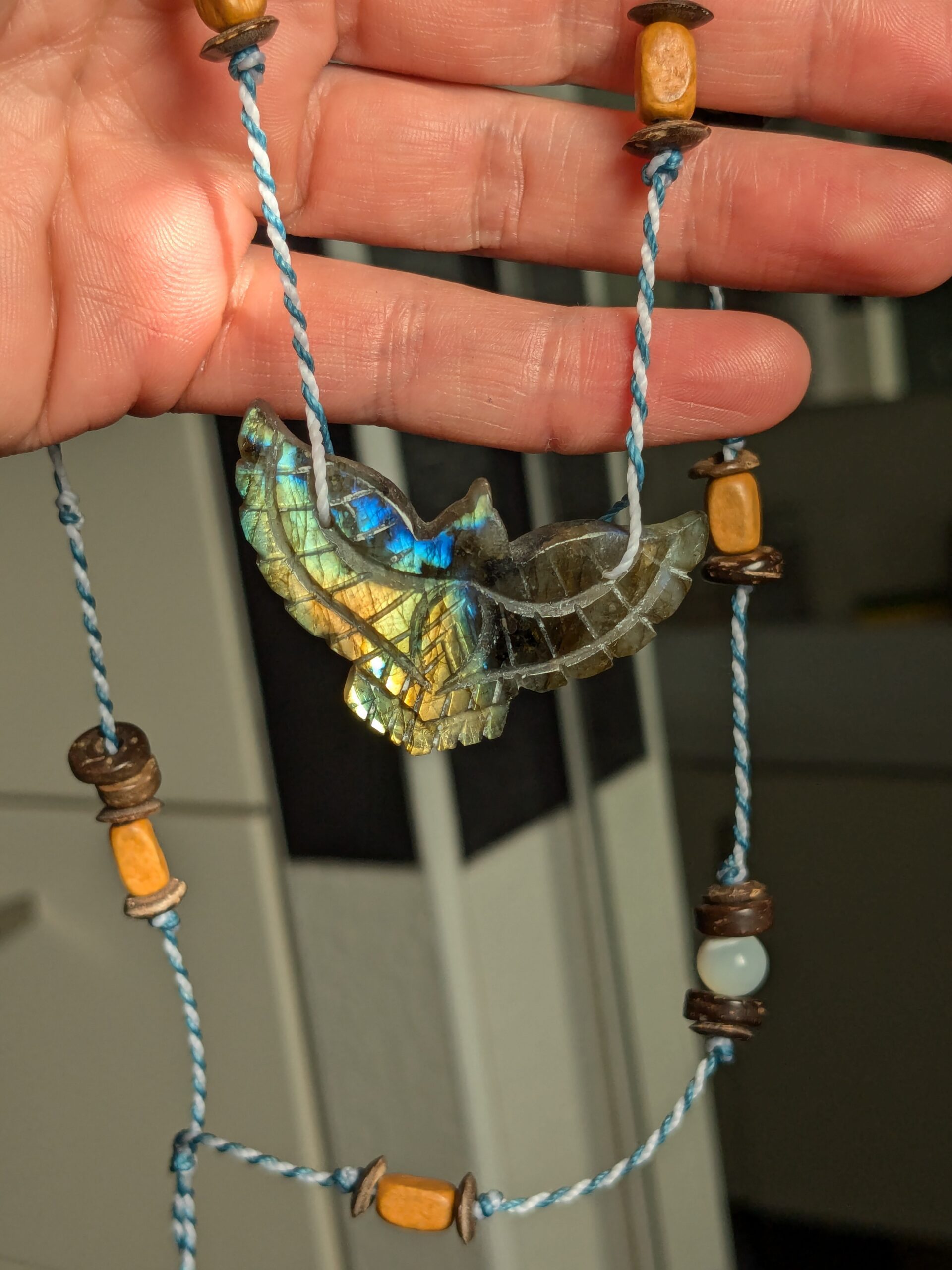 collier aigle labradorite pierre